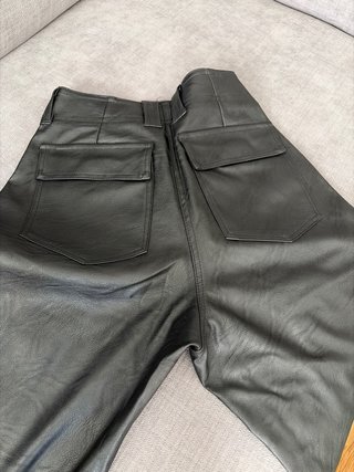Pantalón cuero Subdued negro