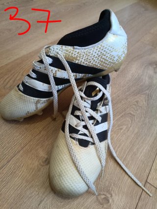 Botas de fútbol