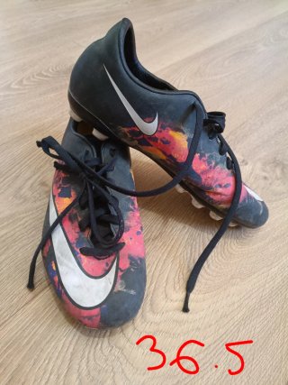 Botas de fútbol