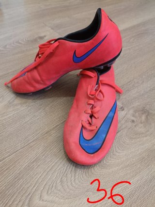 Botas de fútbol