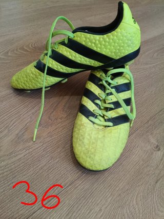 Botas de fútbol