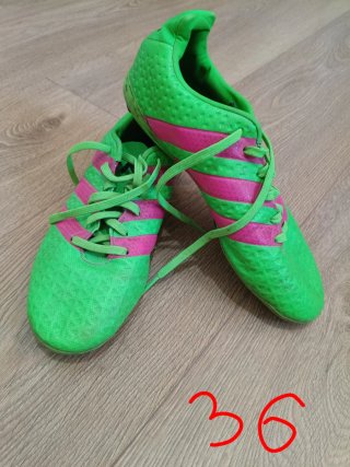 Botas de fútbol