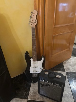 Guitarra Eléctrica Negra
