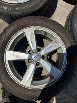 Llantas Volvo V40