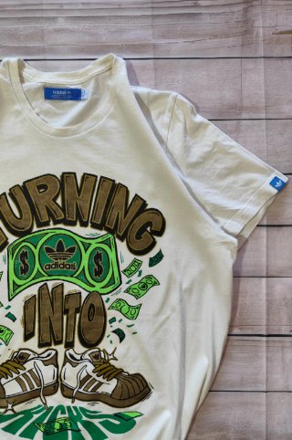Camiseta Adidas Turning Into Rich Hombre Talla L