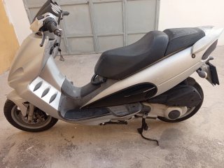 Scooter Malaguti Phantom Max 250 Plata