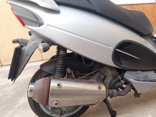 Scooter Malaguti Phantom Max 250 Plata