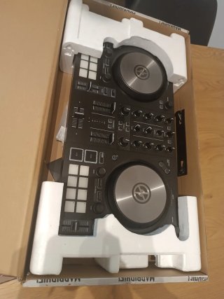 Controladora Traktor Kontrol S2 MK3