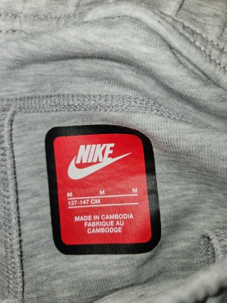 Pantalón Nike gris niño