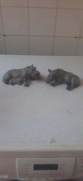 Figuras Rinoceronte e Hipopótamo Resina