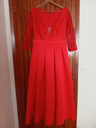 Vestido rojo de fiesta con lentejuelas