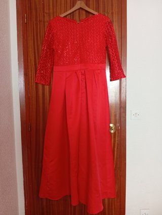 Vestido rojo de fiesta con lentejuelas