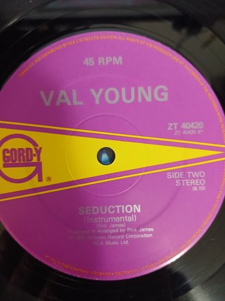 Val Young - Seduction (R&B/Soul)