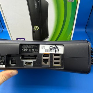 Xbox 360 Slim 4GB con scatola