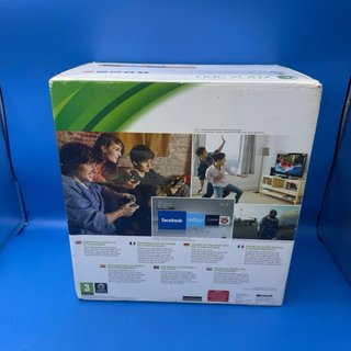Xbox 360 Slim 4GB con scatola