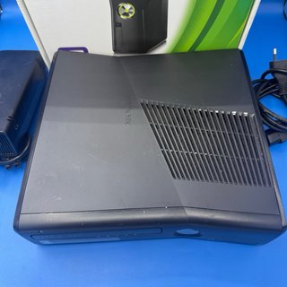 Xbox 360 Slim 4GB con scatola