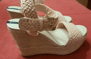 Sandalias cuña verano tejidas