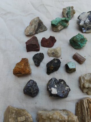 Colección Minerales y Fósiles - 32 Piezas