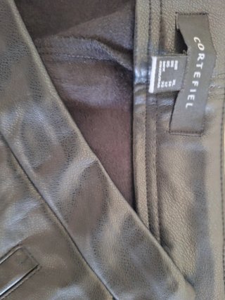 Pantalón símil cuero negro