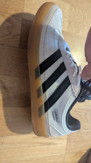 Adidas x Bad Bunny Talla 41.5 Beige