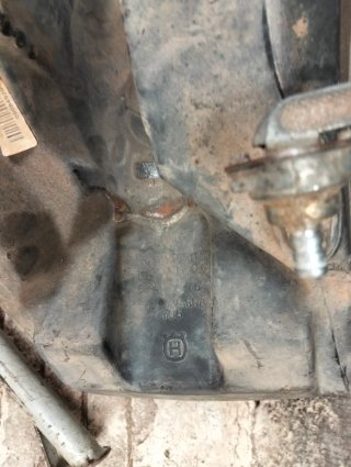 Depósito y caballete Husqvarna