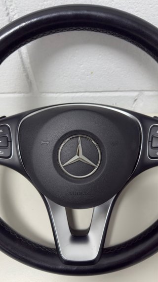Volante Mercedes cuero liso y perforado