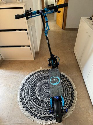 Patín eléctrico BMV 6 va de lujo