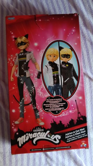 Muñeco Ladybug de Adrien y Chat Noir