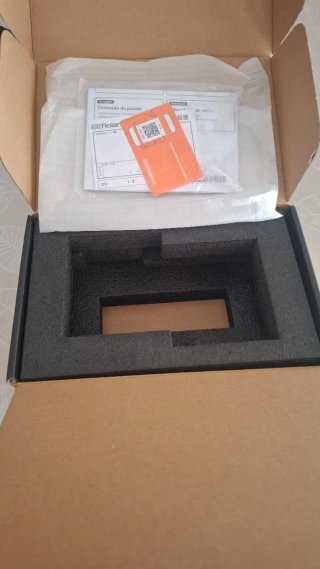 Roland T8 - Sintetizador y Caja de Ritmos