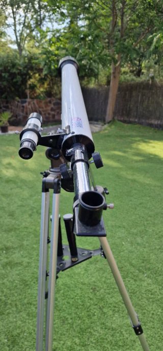 Telescopio B. Crown Optics con trípode