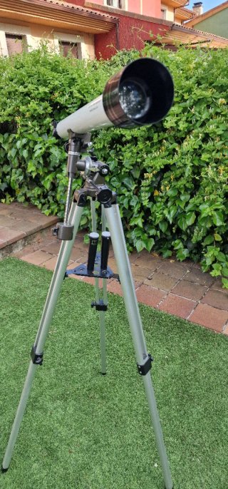 Telescopio B. Crown Optics con trípode