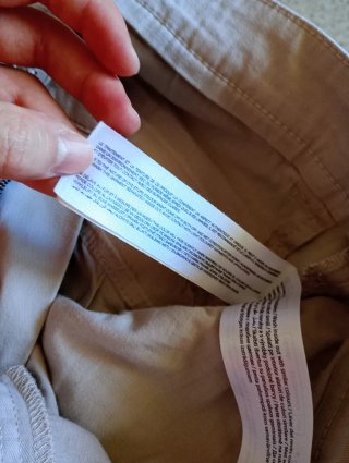 Pantalones chinos slim color beige de Celio.