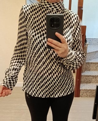 Blusa Mango Estampada Blanco y Negro