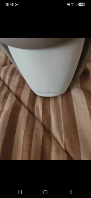 Coppia abbracciata in ceramica