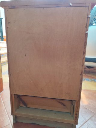 Cajonera de madera rústica