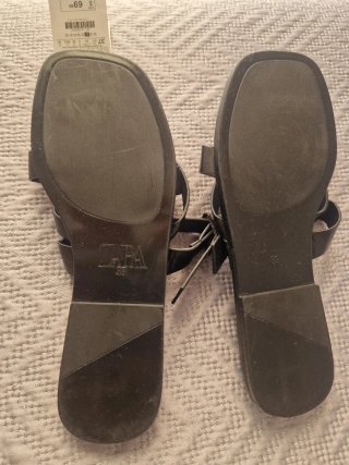 Sandalias piel Zara. Talla 39. Nuevas con etiqueta