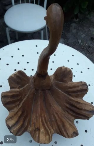 Cisne de madera decorativo