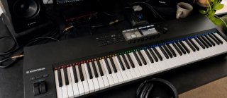 Teclado Komplete Kontrol S88 MK2