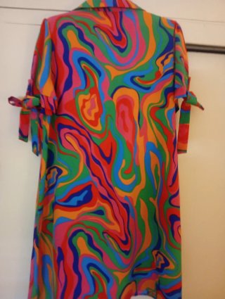 Vestido corto estampado psicodélico