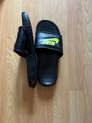 Ciabatte Nike nere e verdi