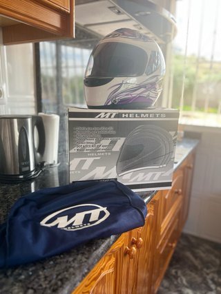 Casco Moto Mujer MT Thunder Morado Blanco, talla M