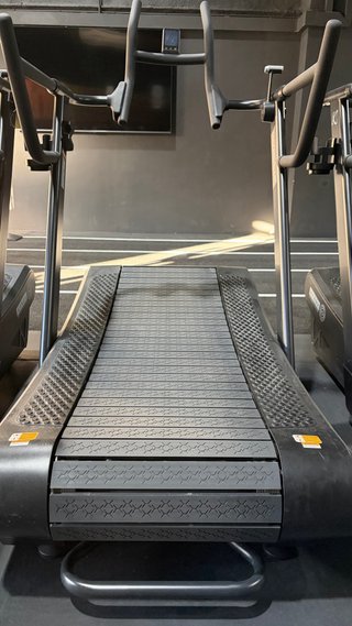 Cinta Curva de correr CENTR x HYROX Oficial