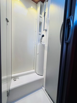 AUTOCARAVANA HYMER  INTEGRAL 644 614 2013