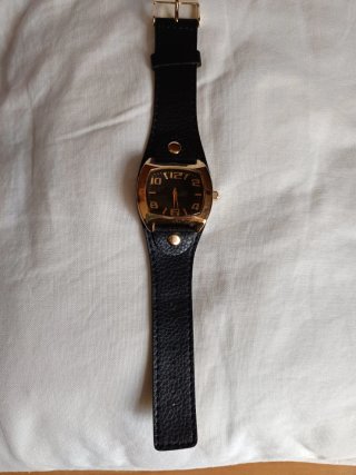 Reloj Unisex Fashion Negro/Dorado