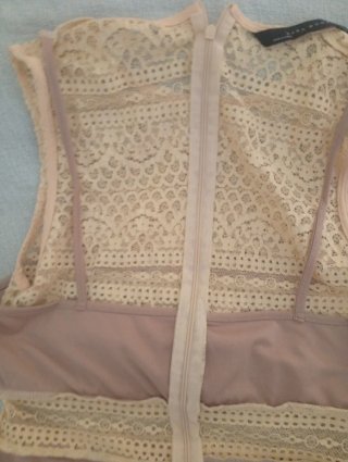 Vestido largo de encaje beige