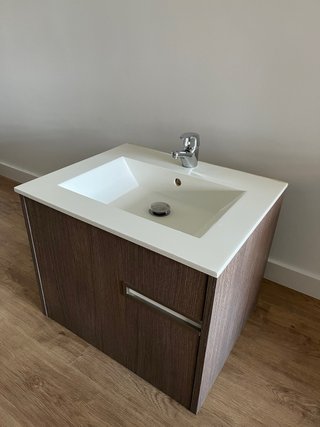 Mueble de baño madera y blanco