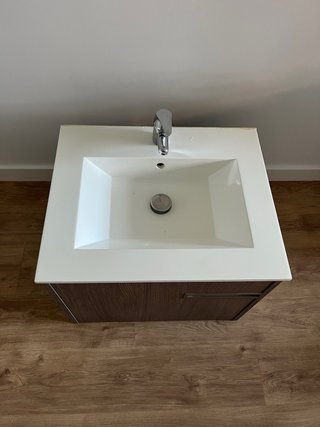 Mueble de baño madera y blanco