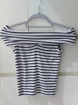 Top Pull&Bear rayas off shoulder, talla Xs.