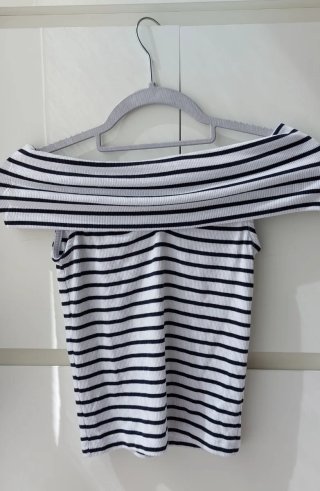Top Pull&Bear rayas off shoulder, talla Xs.