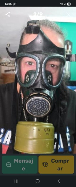 Cascos y máscara militar antigua